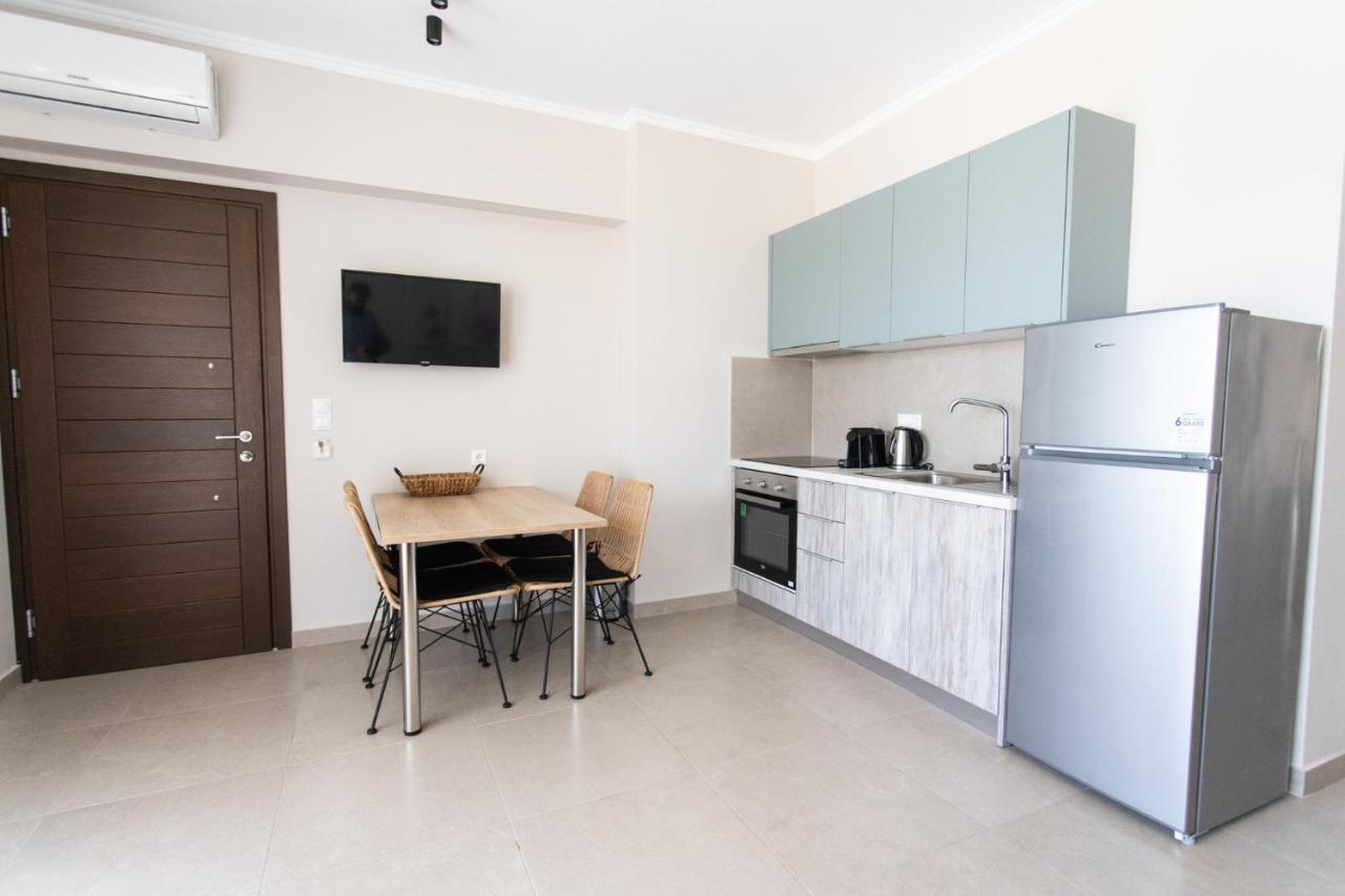 Marineiko Luxury Apartments Ієрісос Екстер'єр фото