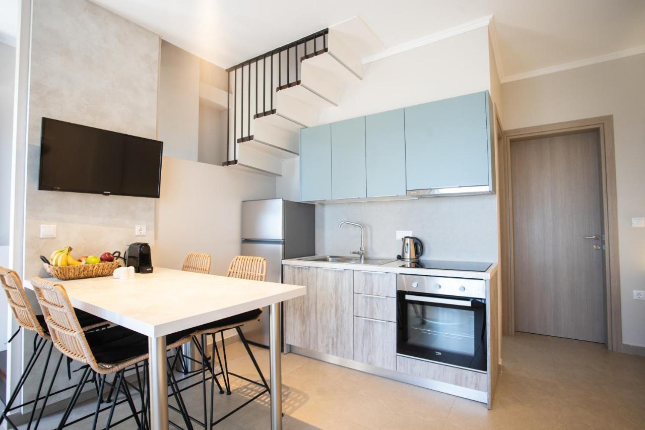 Marineiko Luxury Apartments Ієрісос Екстер'єр фото
