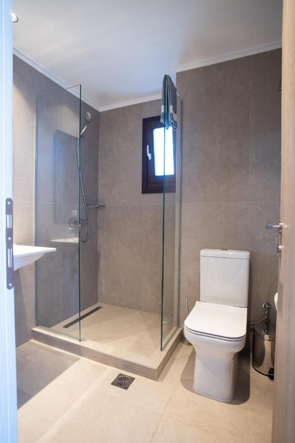 Marineiko Luxury Apartments Ієрісос Екстер'єр фото