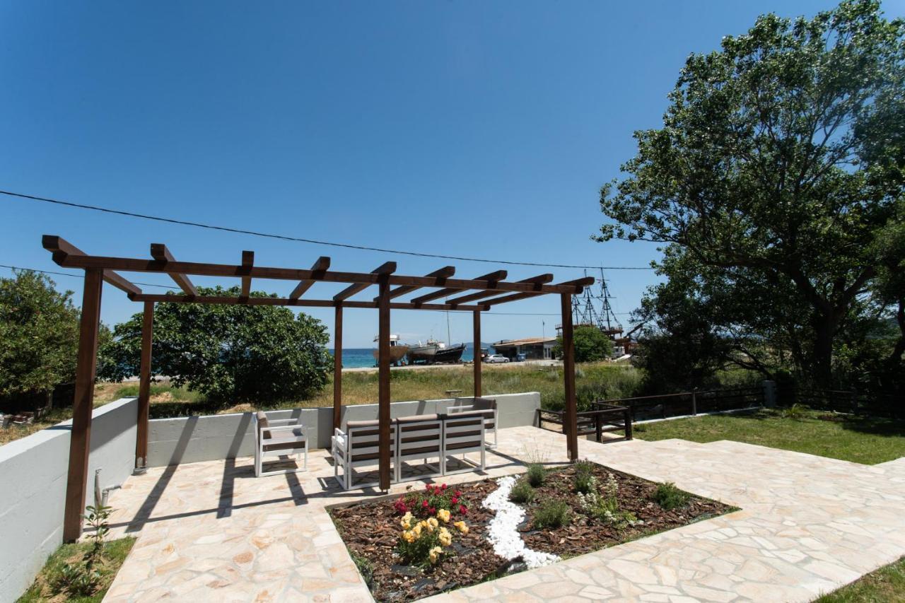 Marineiko Luxury Apartments Ієрісос Екстер'єр фото